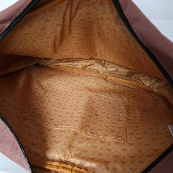 The Legend of Zelda Breath of the Wild Messenger Bag BNWT Laptop Bag Overnight - Picture 5 of 7